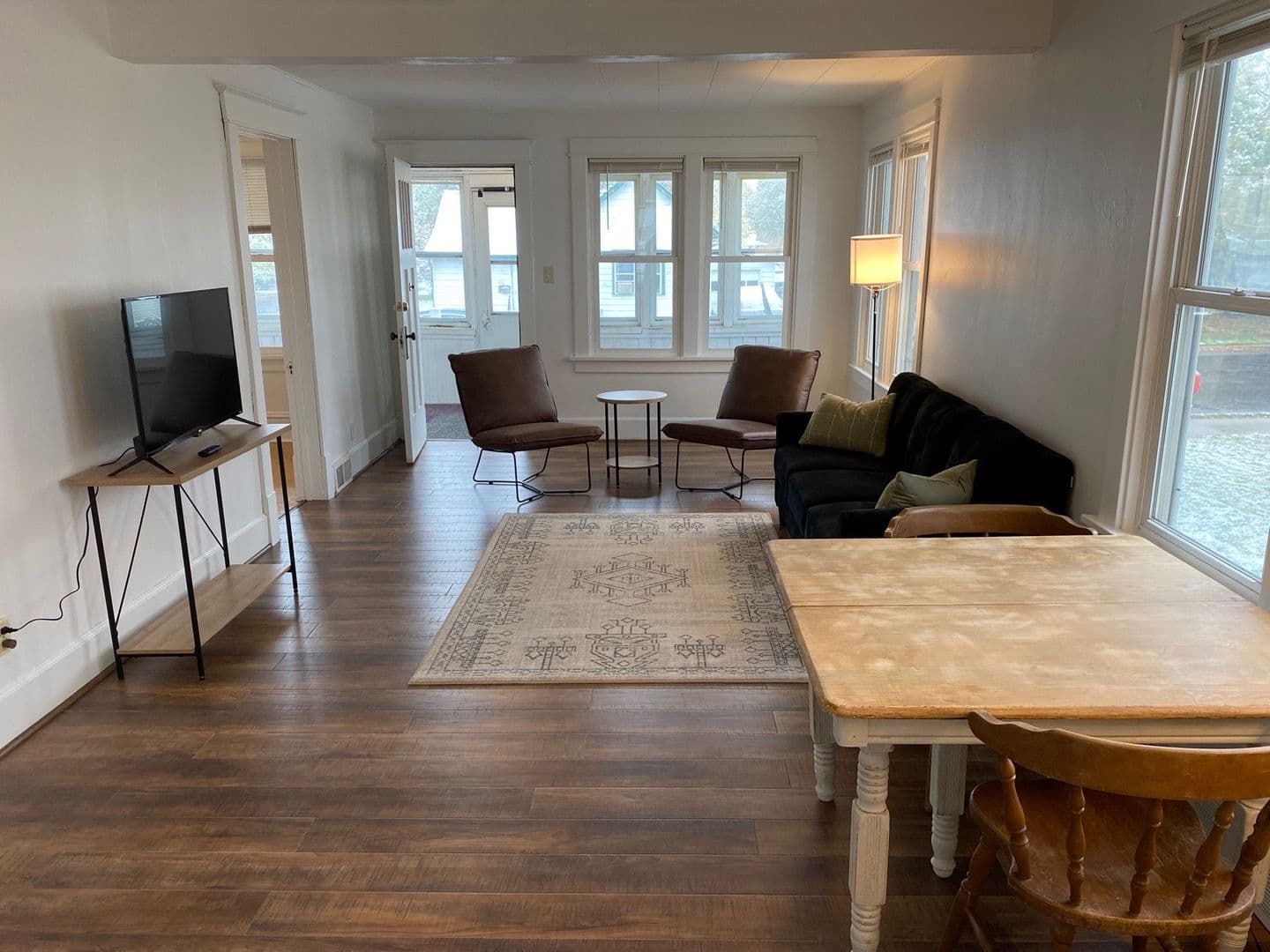 Marshfield Apartment: 410 N Maple Ave