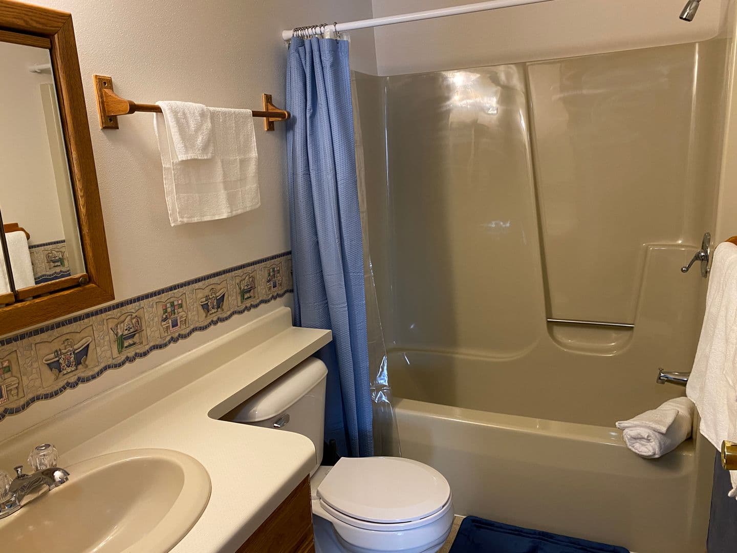 Marshfield Apartment: 307 S Vine Avenue