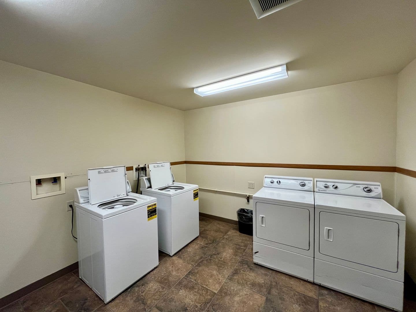 Weston Apartment: 3102 Jelinek Ave
