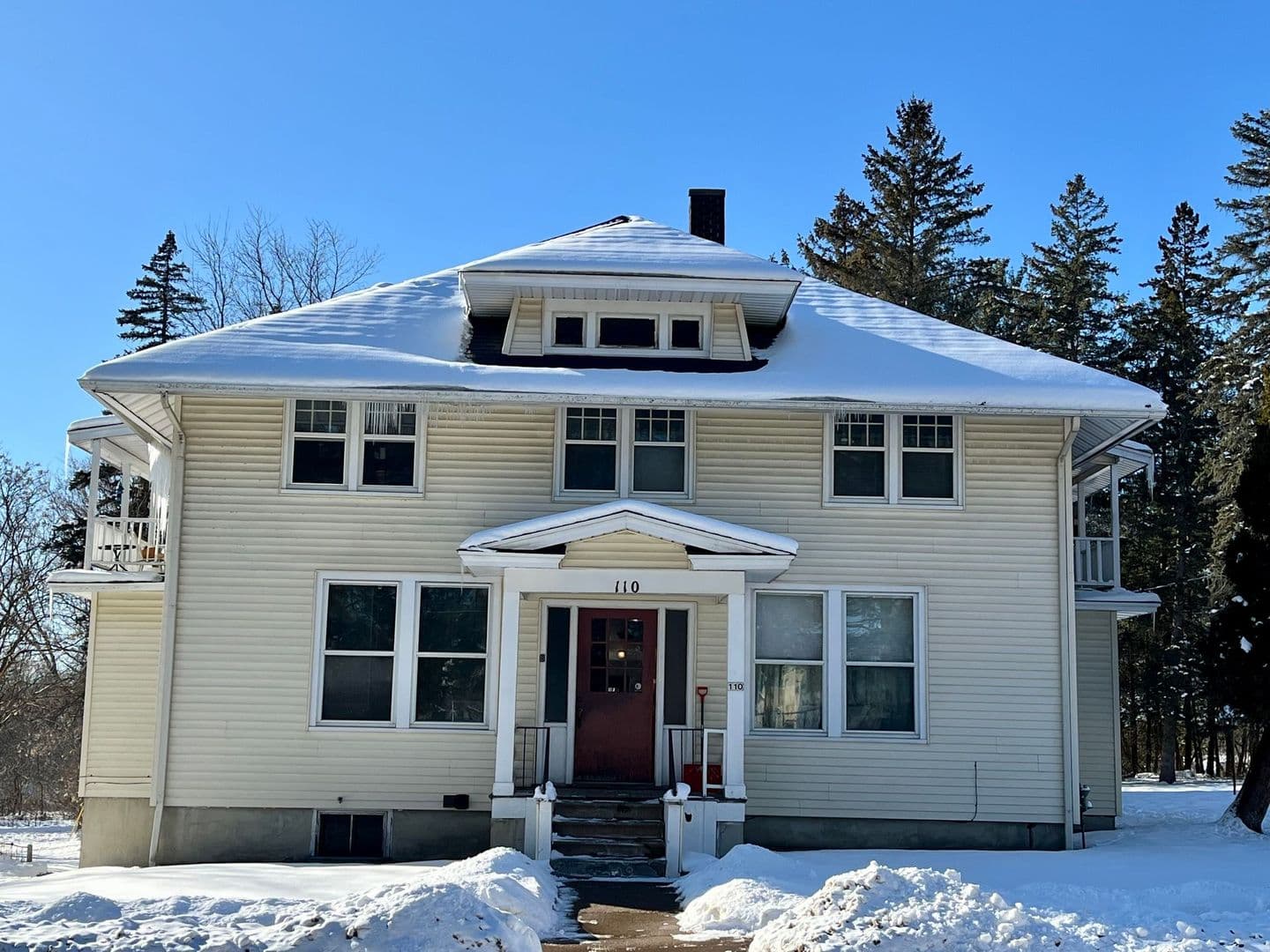 Merrill Apartment: 110 S State St
