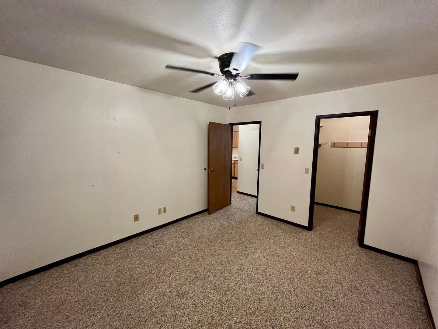 Marshfield Apartment: 1711 Sawyer Dr