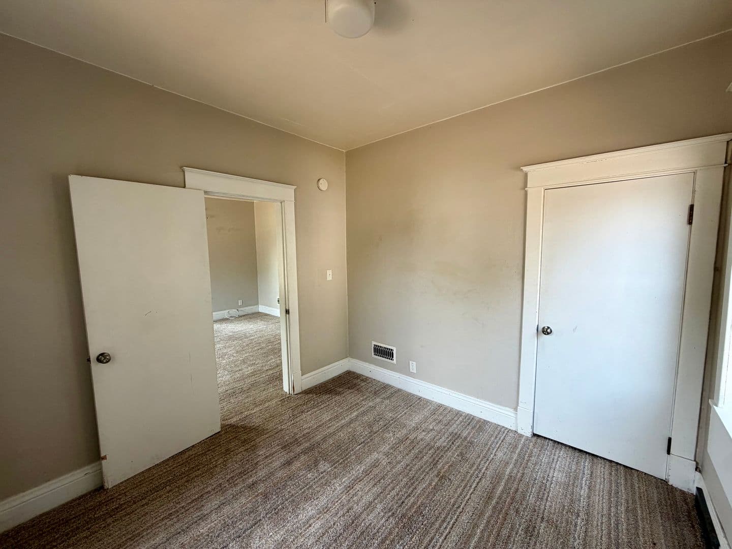 Rhinelander Apartment: 603 N Stevens Street