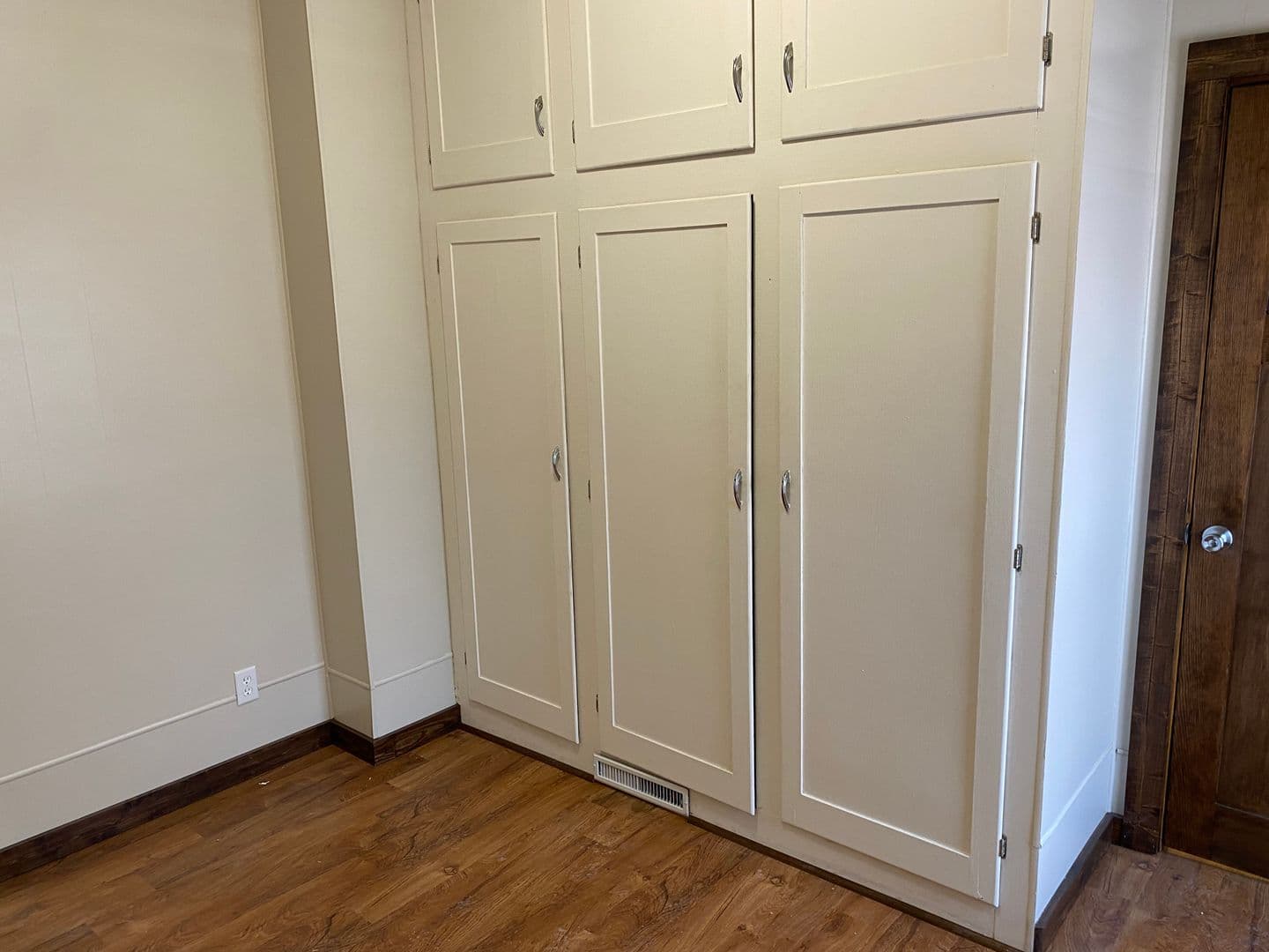 Merrill Apartment: 1800 E Main St