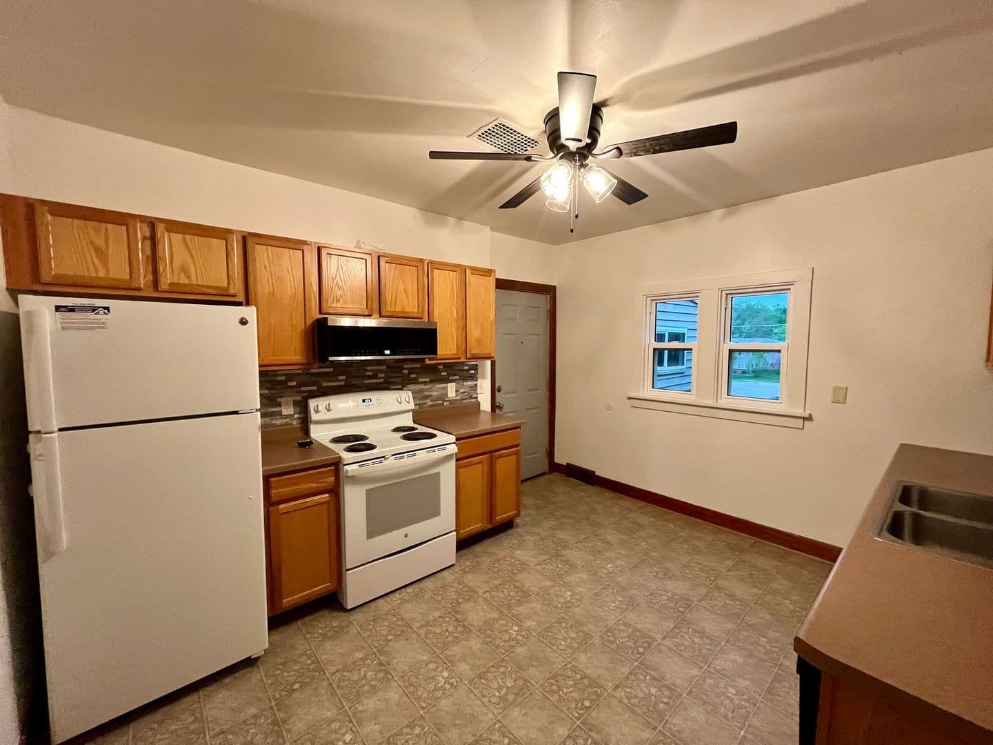 Rhinelander Apartment: 730 Wabash Street