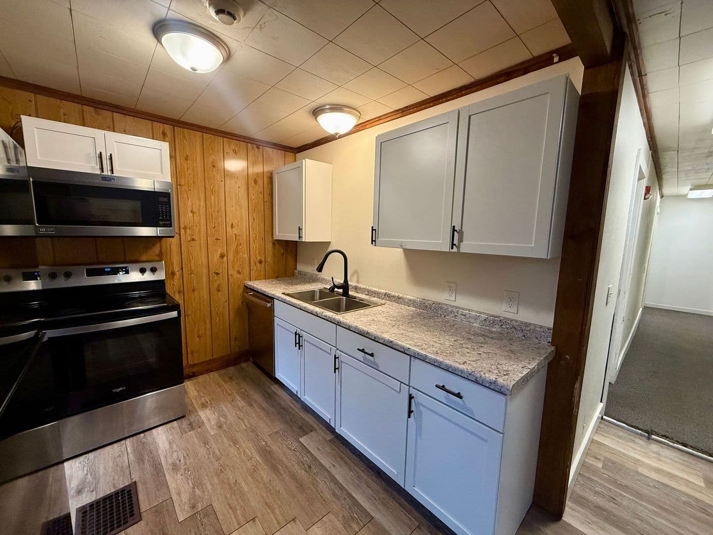 Wausau Apartment: 716 Washington St