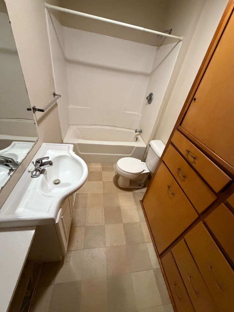 Colby House: 505 N 3rd St