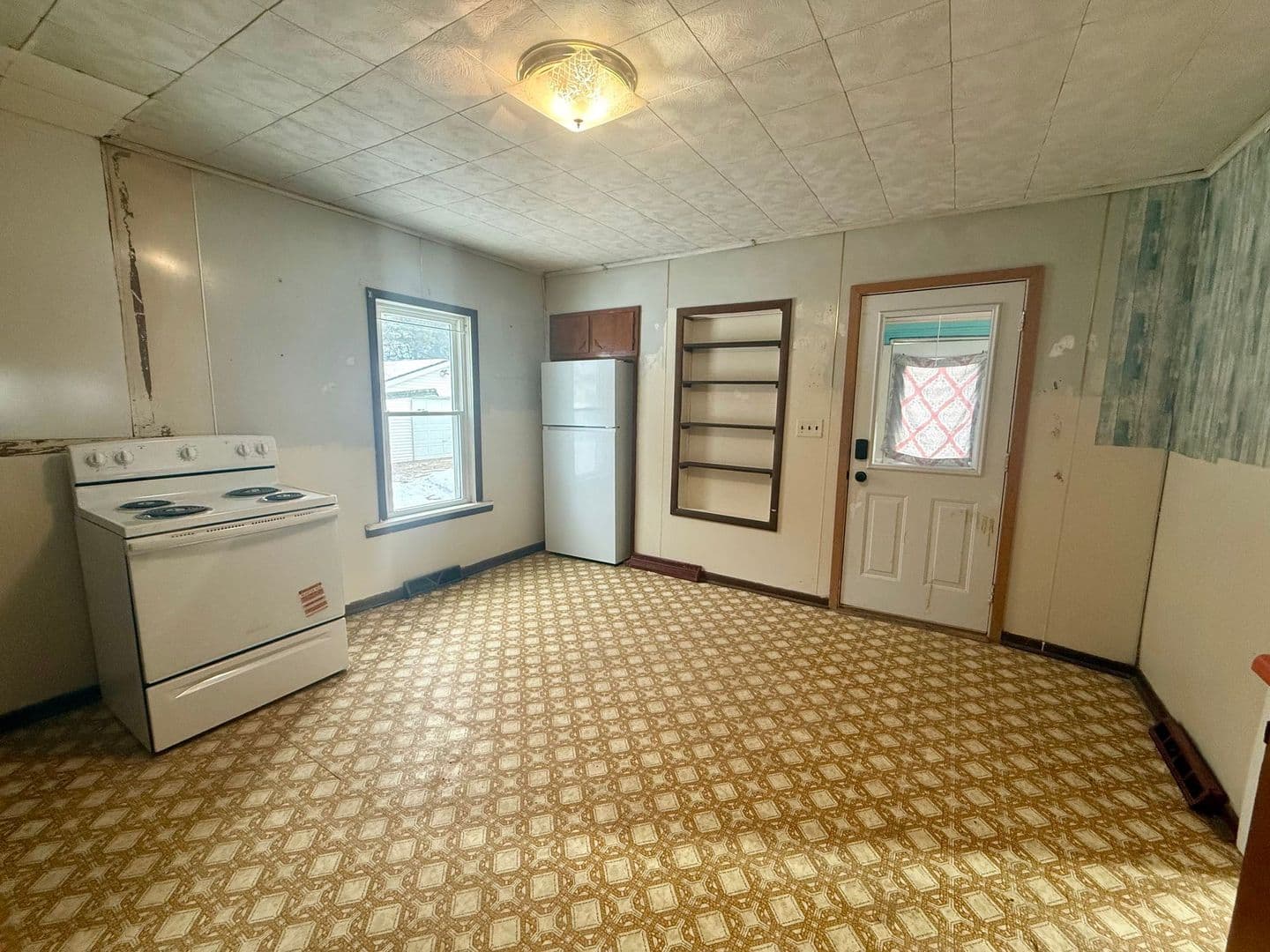 White Lake House: 536 Mill Street