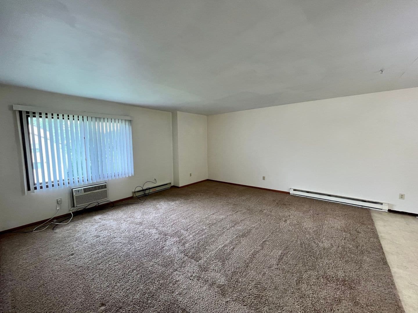 Marshfield Apartment: 1010 Sawyer Dr