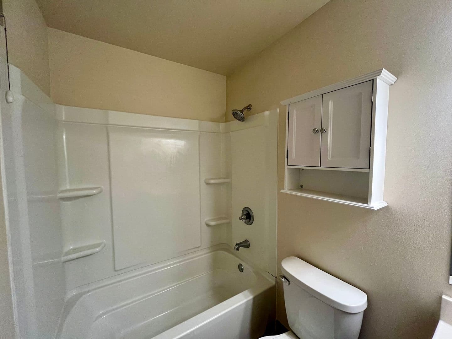 Marshfield Apartment: 619 Laurel Ct