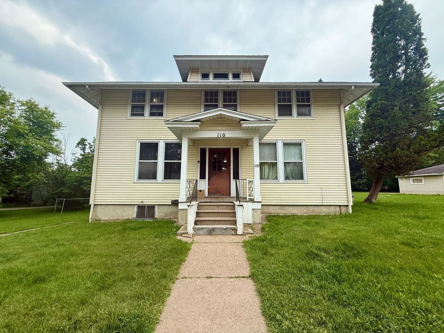 Merrill Apartment: 110 S State St