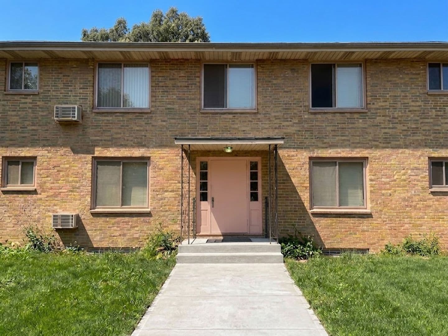 Stevens Point Apartment: 1100 Sunset Blvd