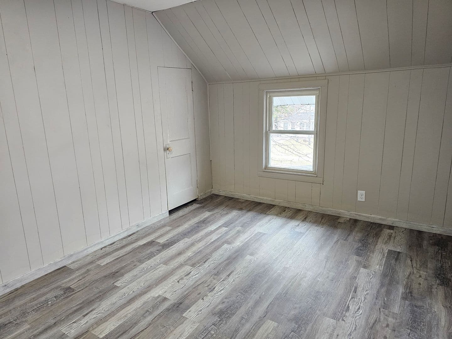 Nekoosa Apartment: 618 North St