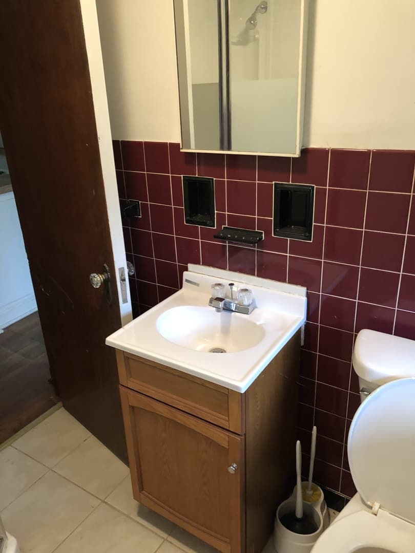 Merrill Apartment: 110 S State St