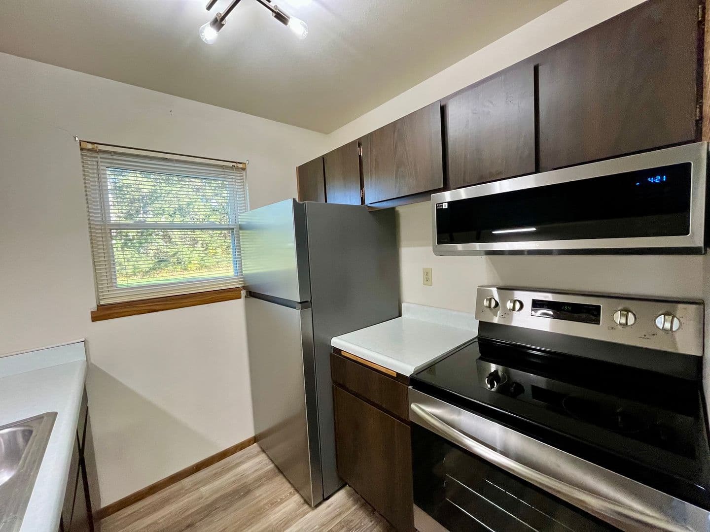 Marshfield Apartment: 619 Laurel Ct