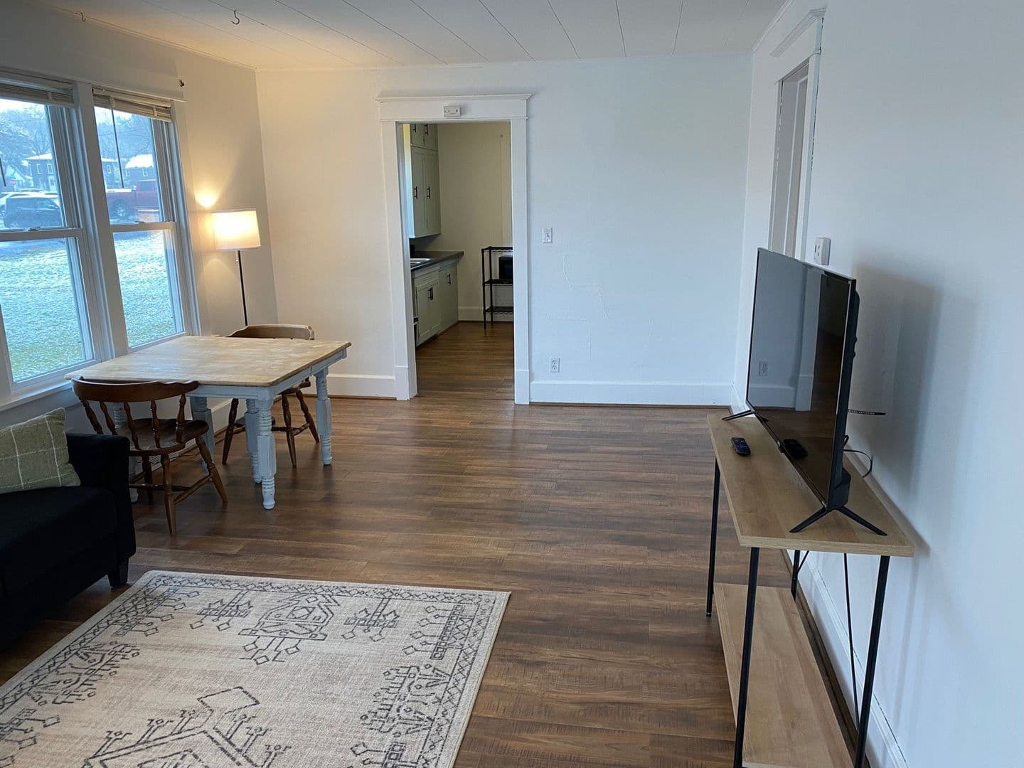 Marshfield Apartment: 410 N Maple Ave