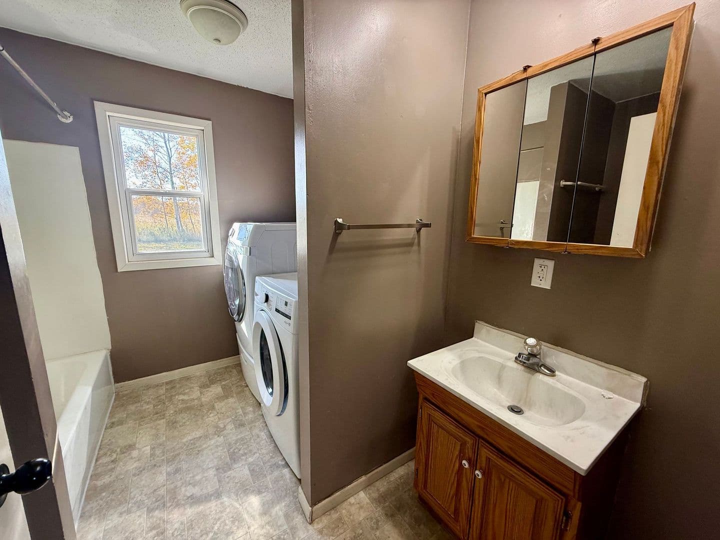 Stetsonville Apartment: W4913 Pine Avenue