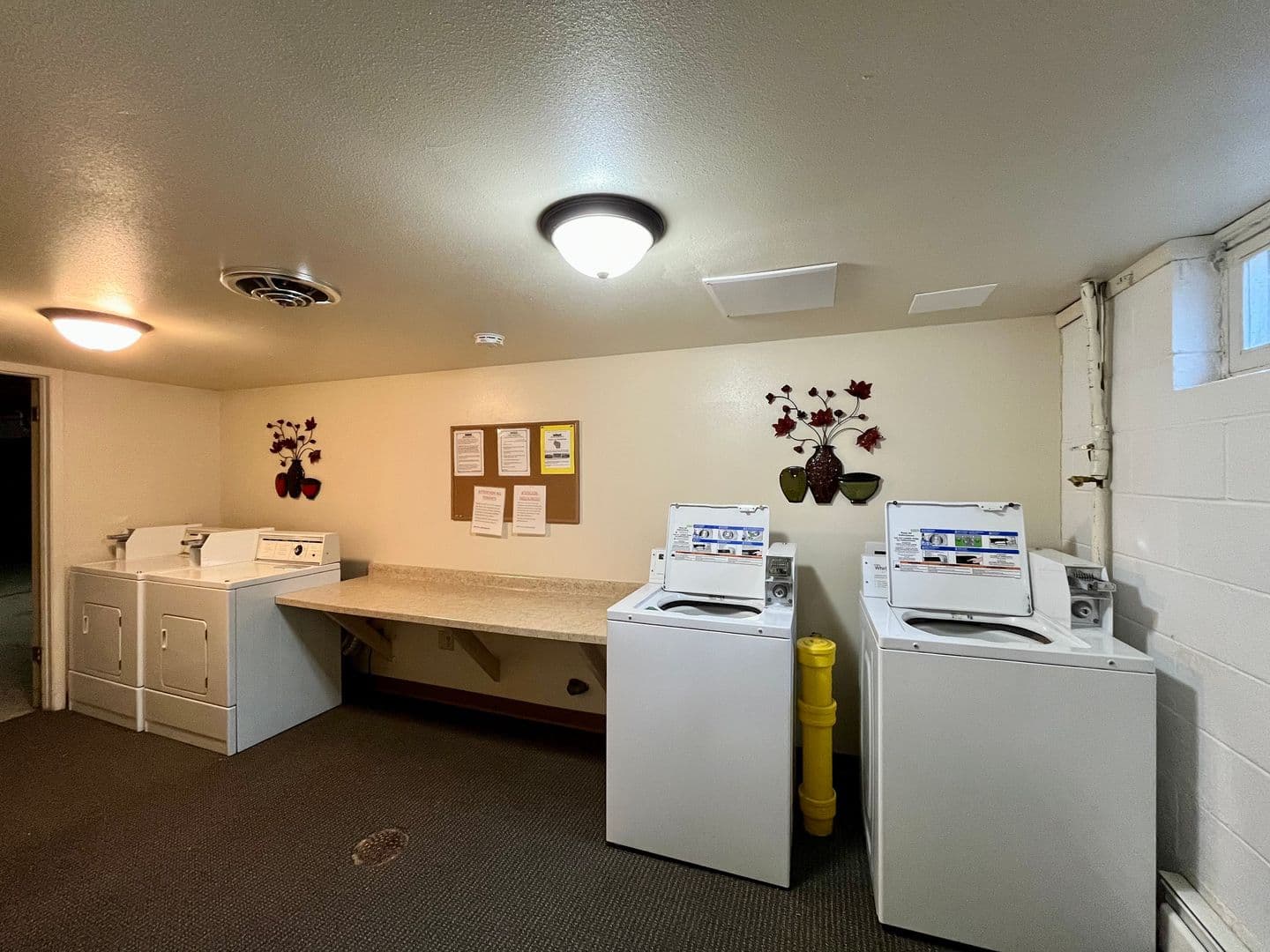 Marshfield Apartment: 619 Laurel Ct