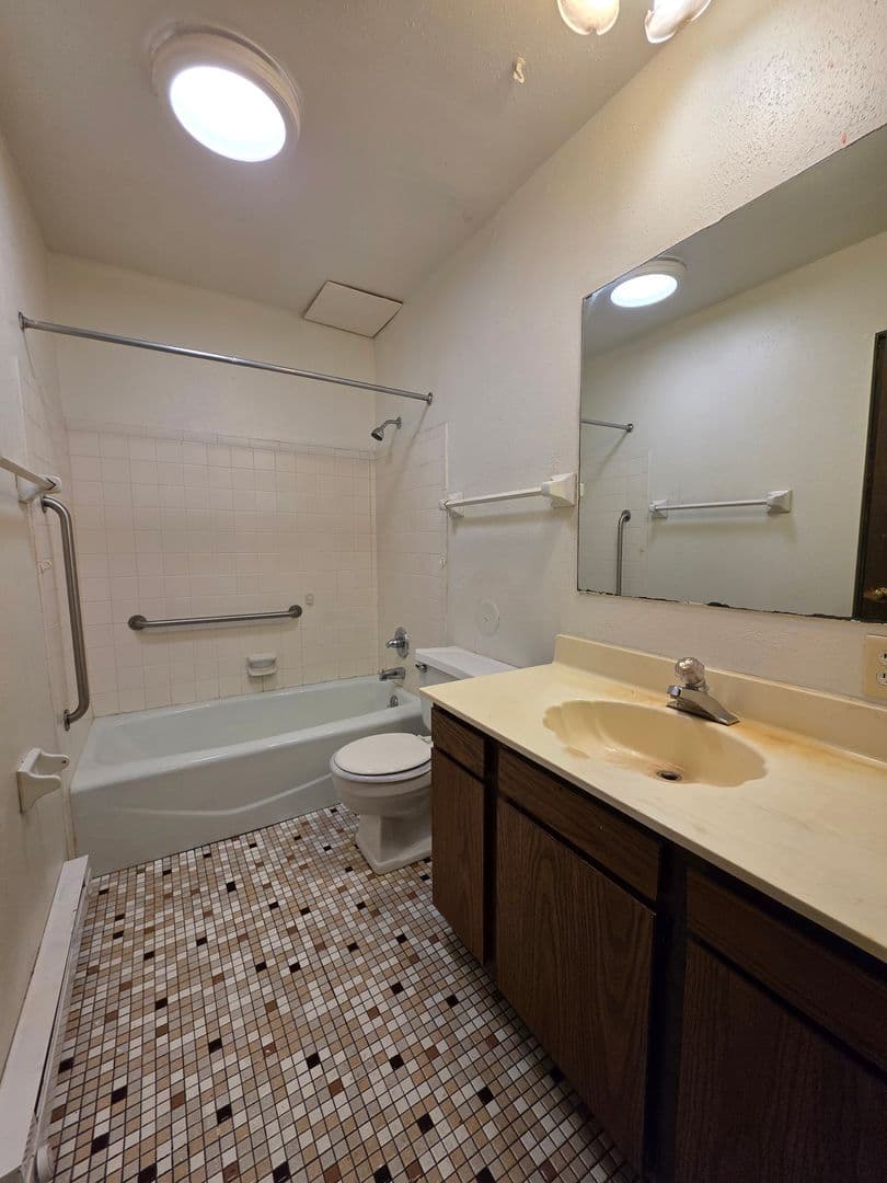 Wisconsin Rapids Apartment: 460-462 Pepper Ave