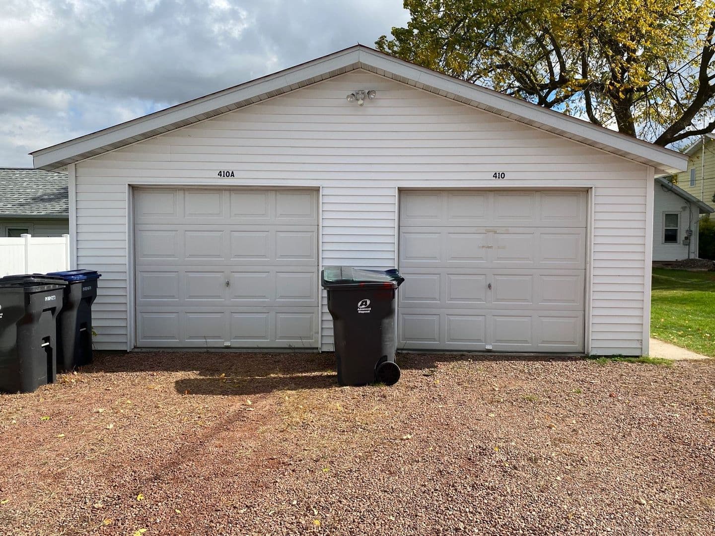 Marshfield Apartment: 410 N Maple Ave
