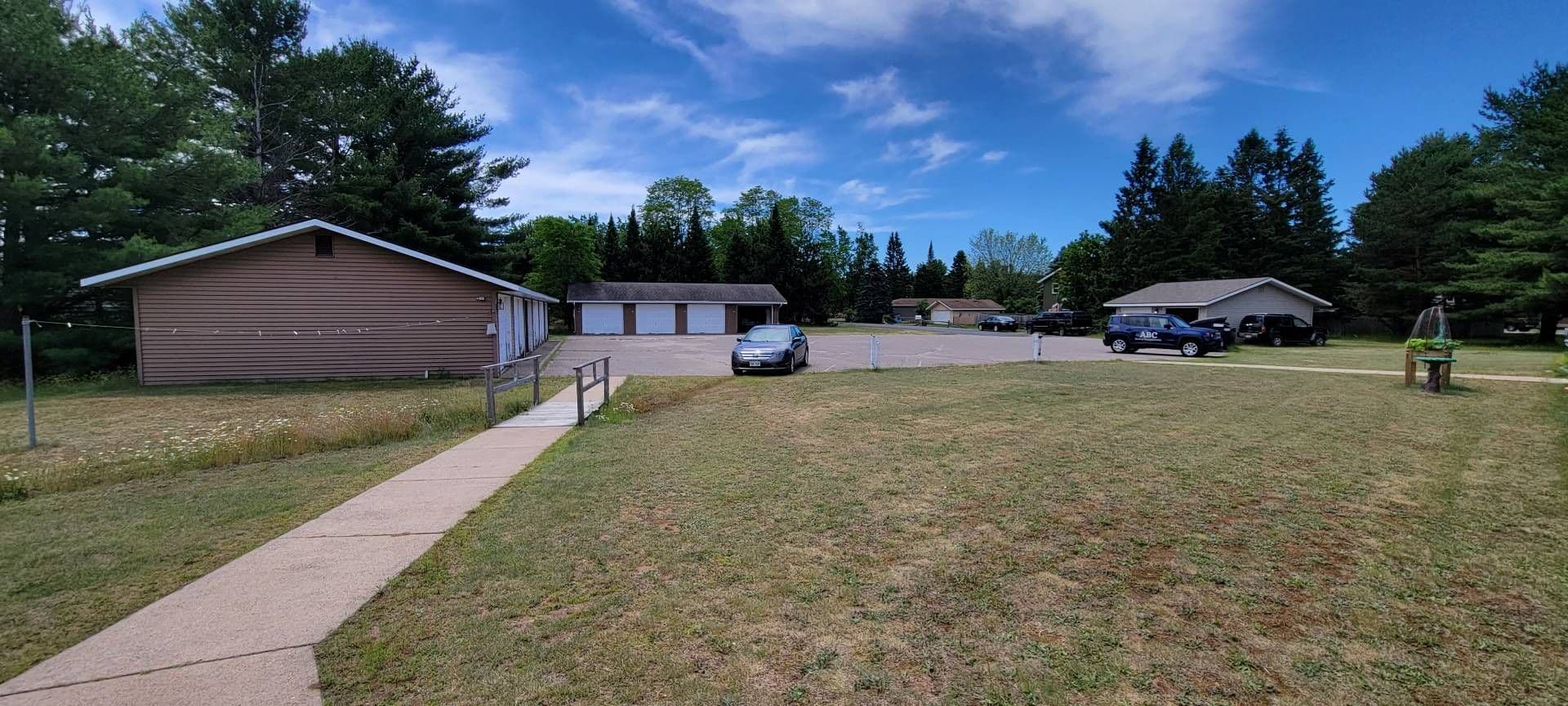 Eagle River Apartment: 416 Mill Street