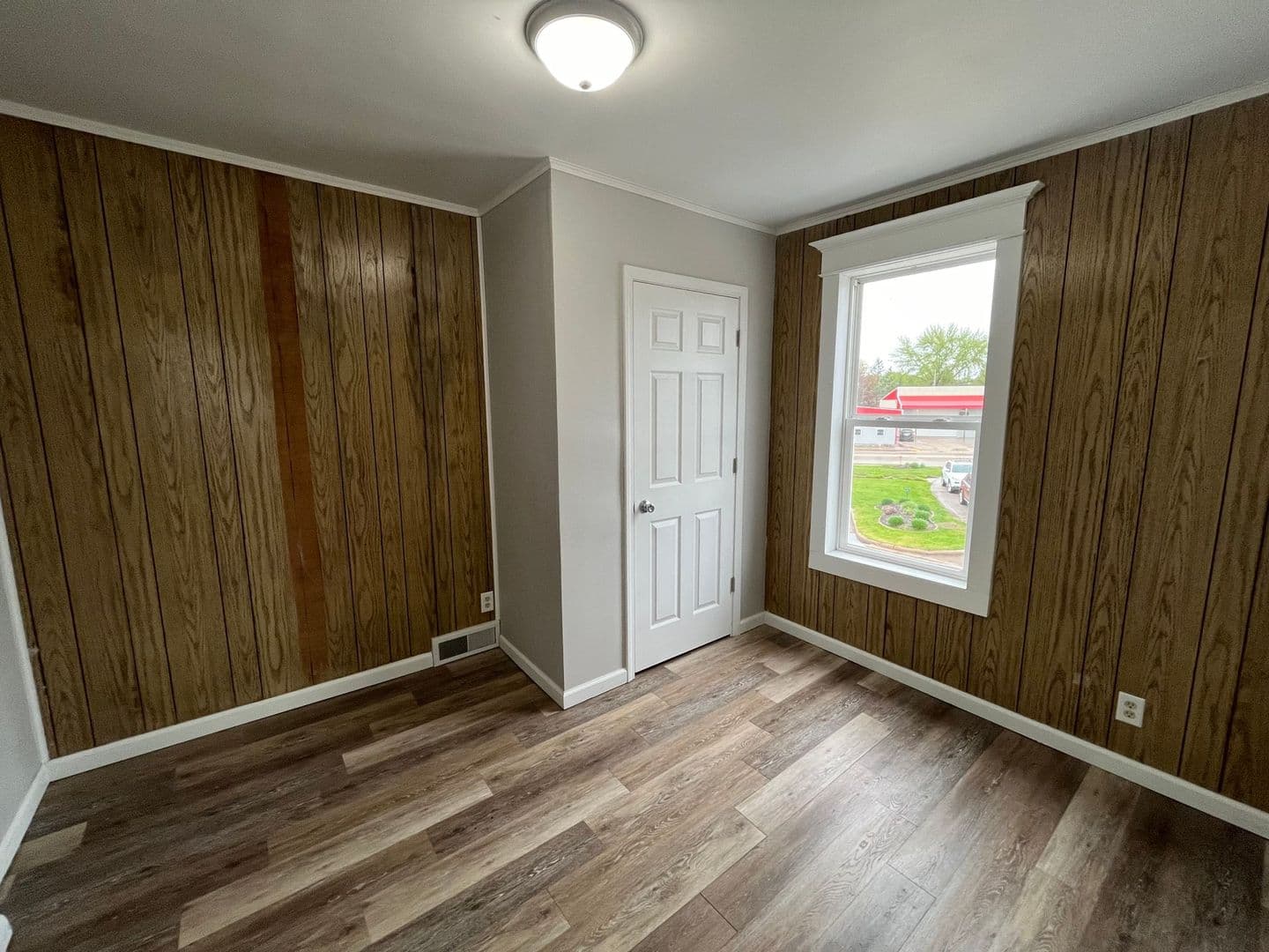 Marion Apartment: 112 E Garfield Ave
