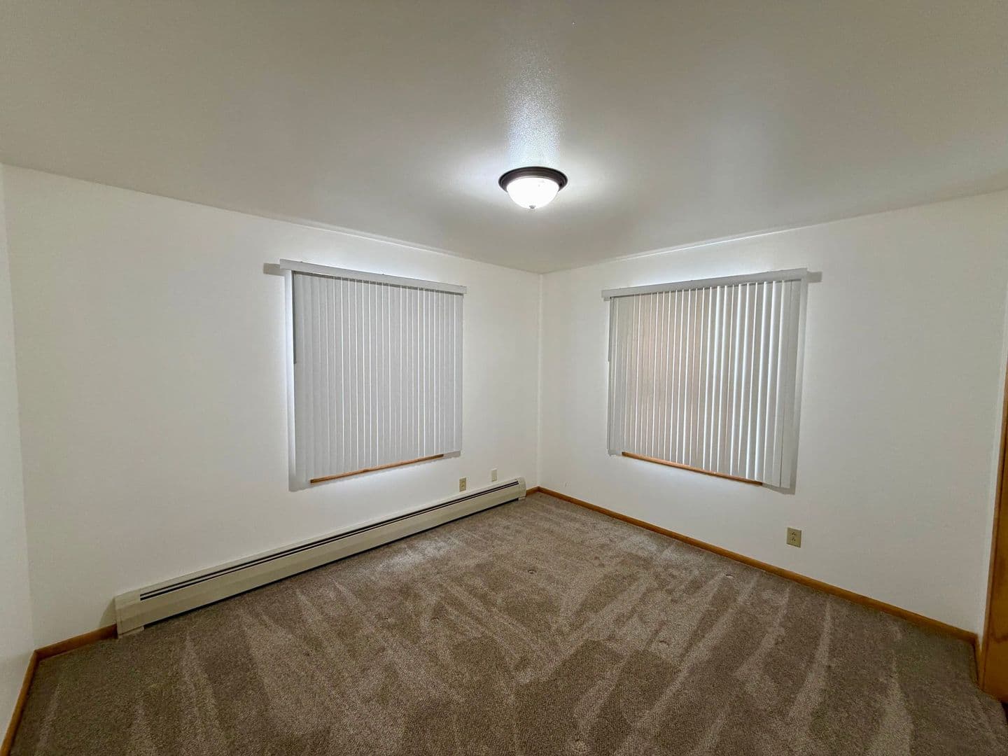 Stevens Point Apartment: 1120 Sunset Blvd