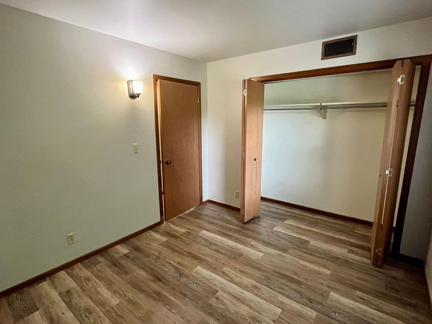 Plover Apartment: 3520 Evergreen Dr