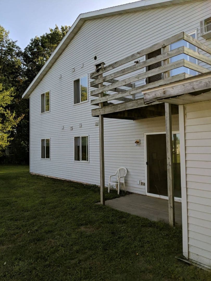 Plover Apartment: 1170 Dodds Drive