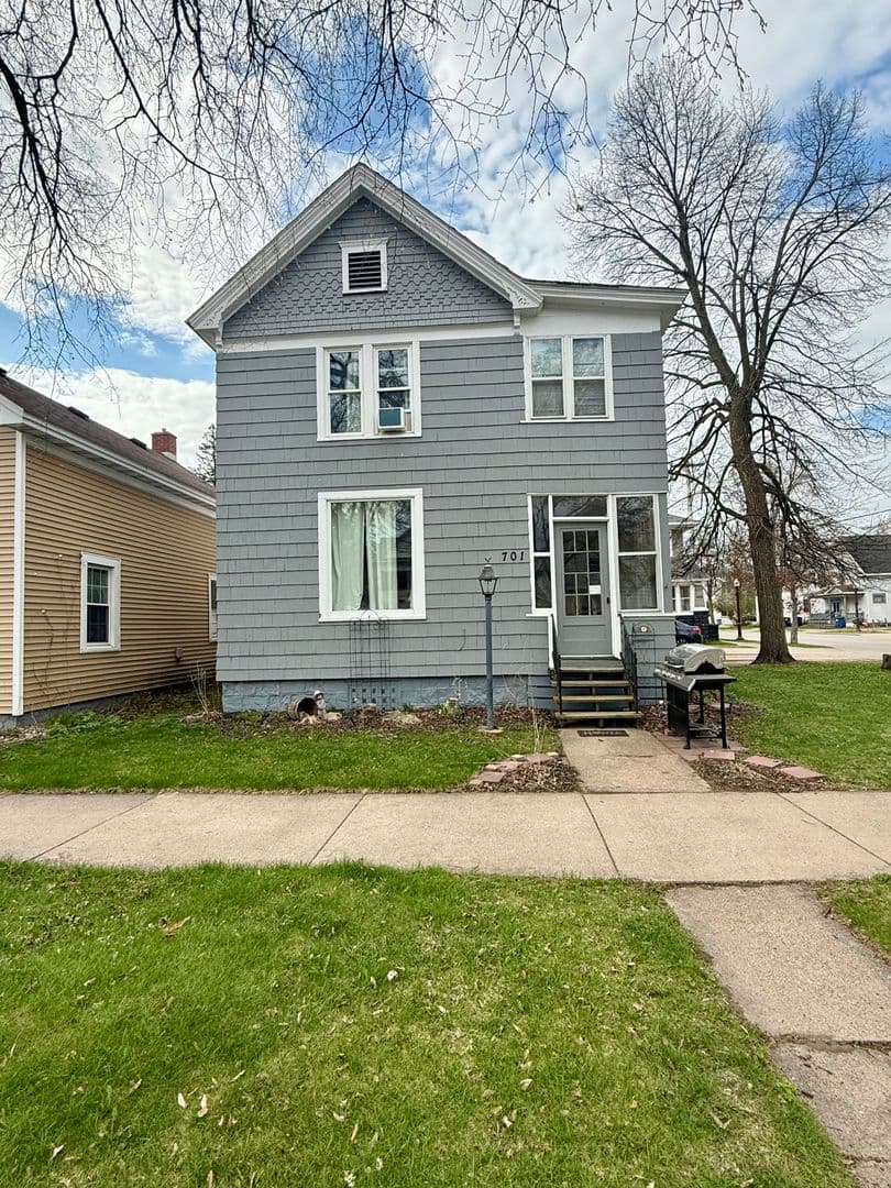 Wausau Apartment: 701 Scott St