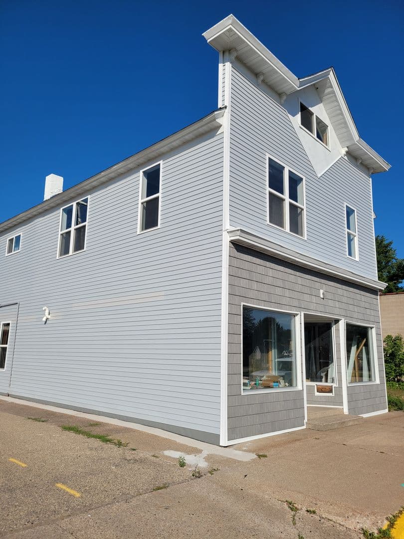 Marion Apartment: 112 E Garfield Ave