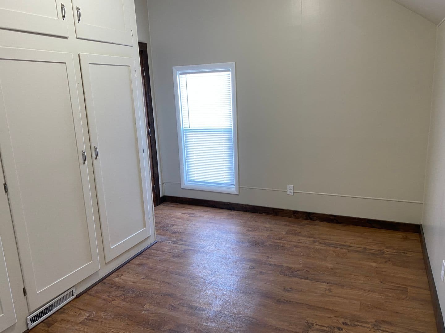 Merrill Apartment: 1800 E Main St