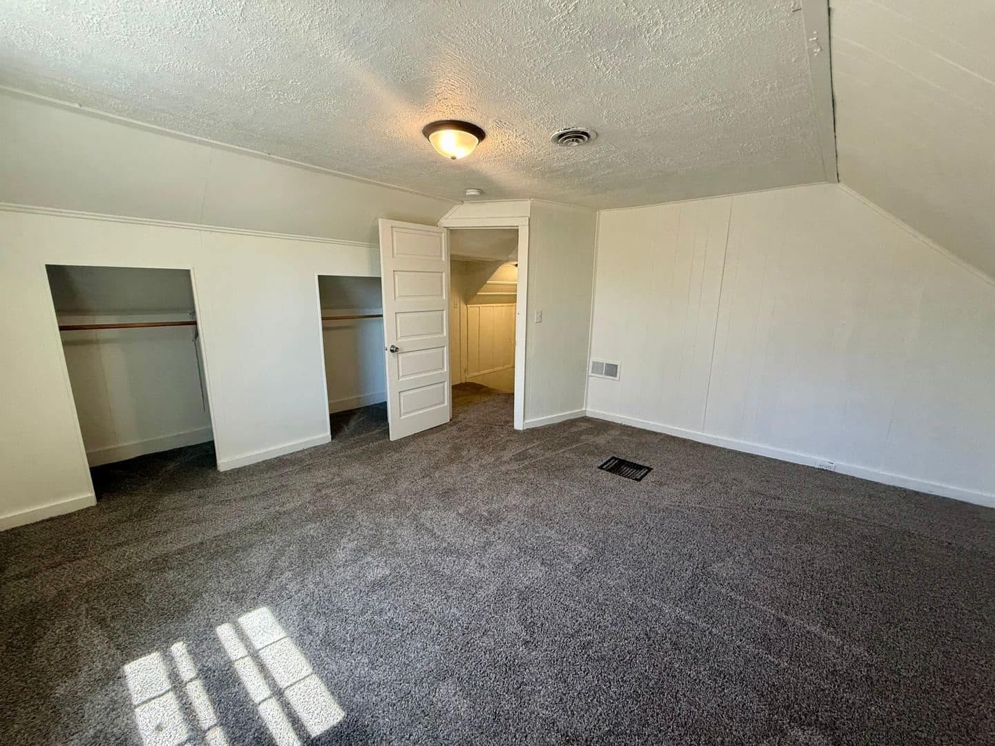 Wausau House: 706 Lincoln Ave