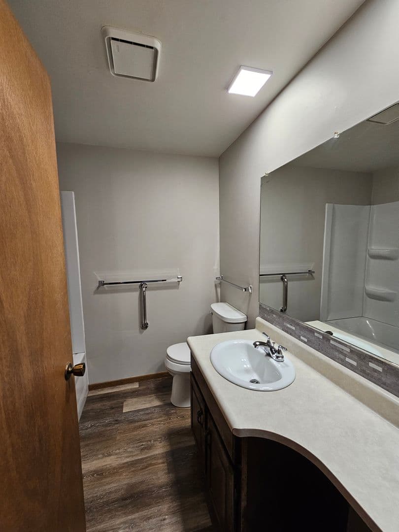 Plover Apartment: 3520 Evergreen Dr