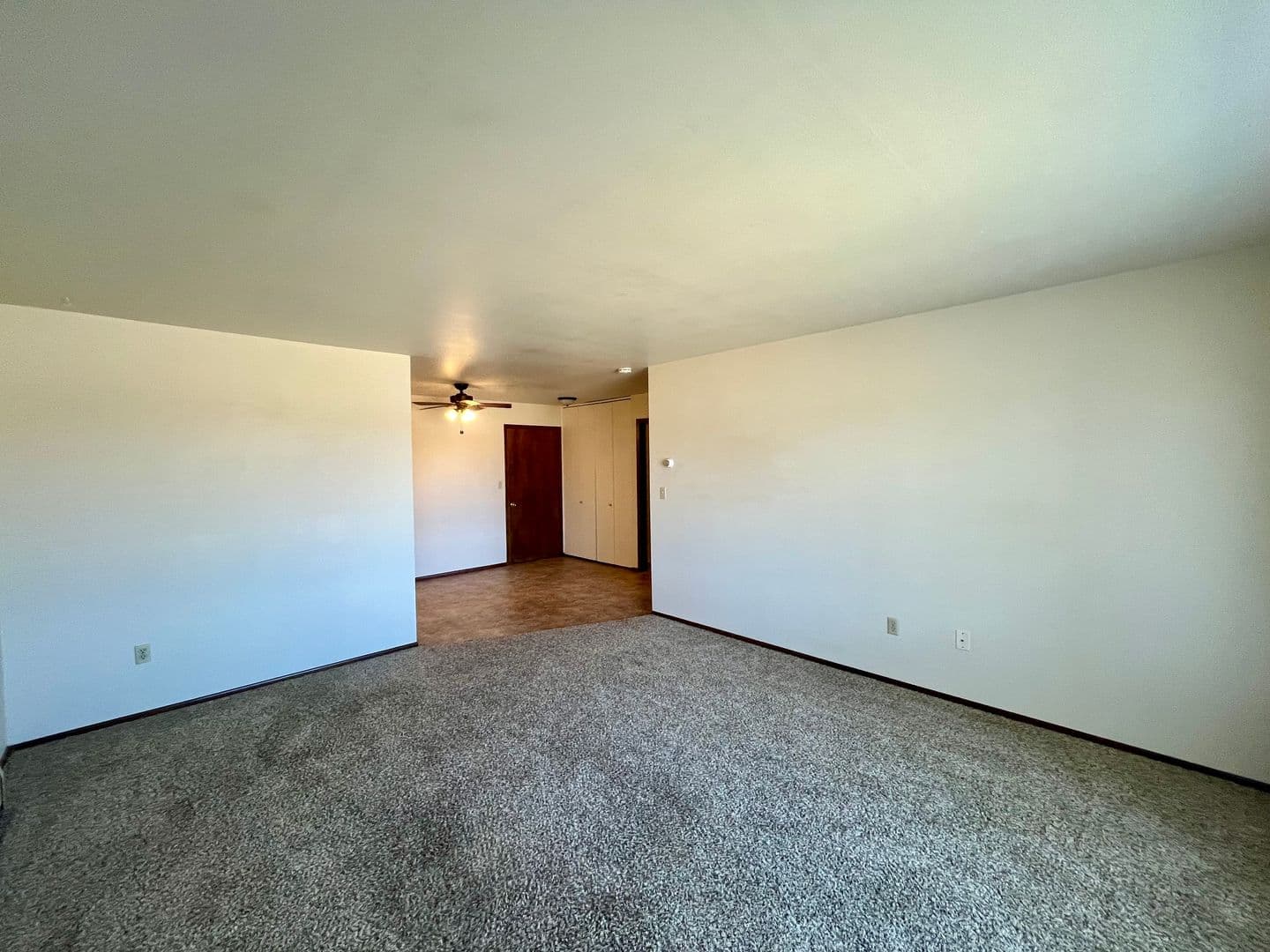 Marshfield Apartment: 619 Laurel Ct