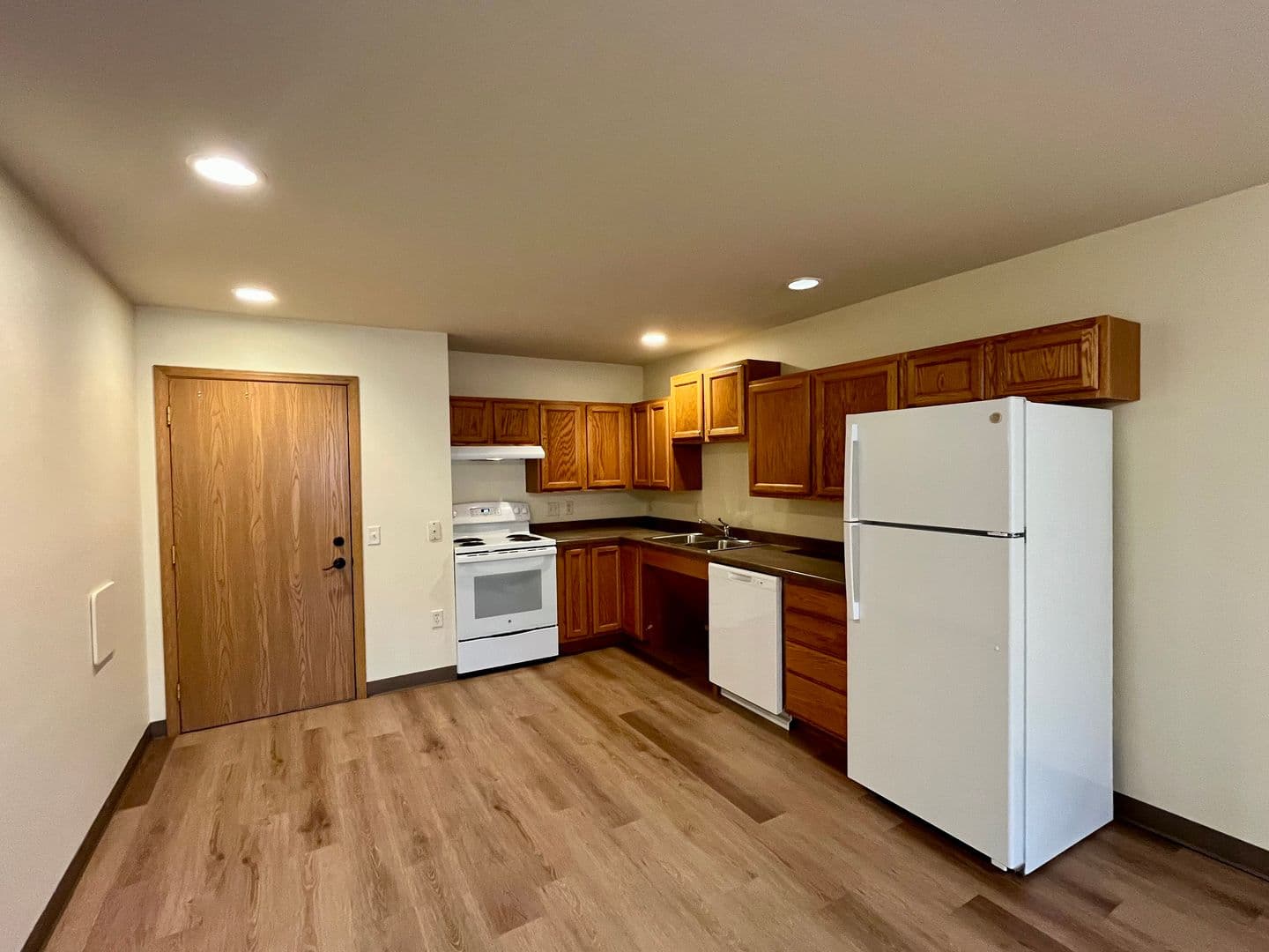 Weston Apartment: 3102 Jelinek Ave