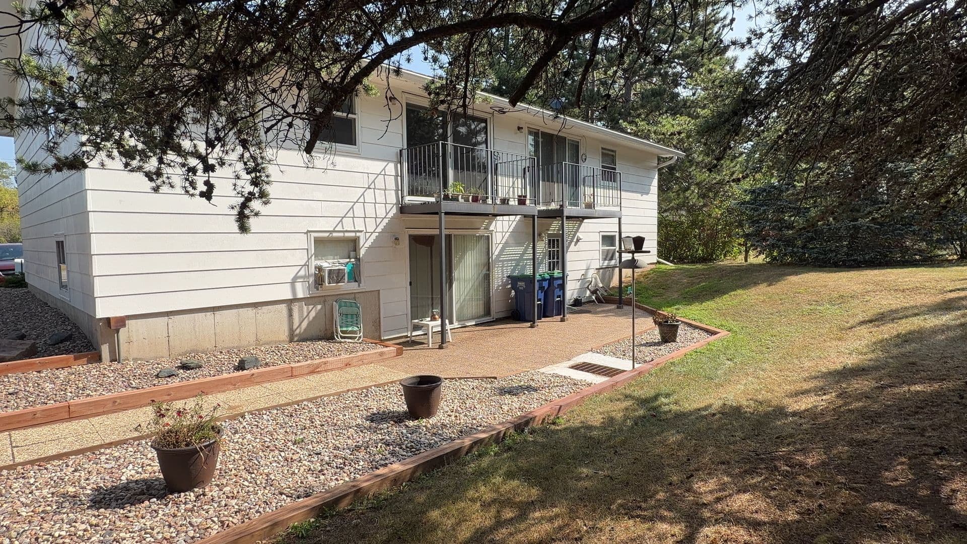 Weston Apartment: 3605 Ross Avenue