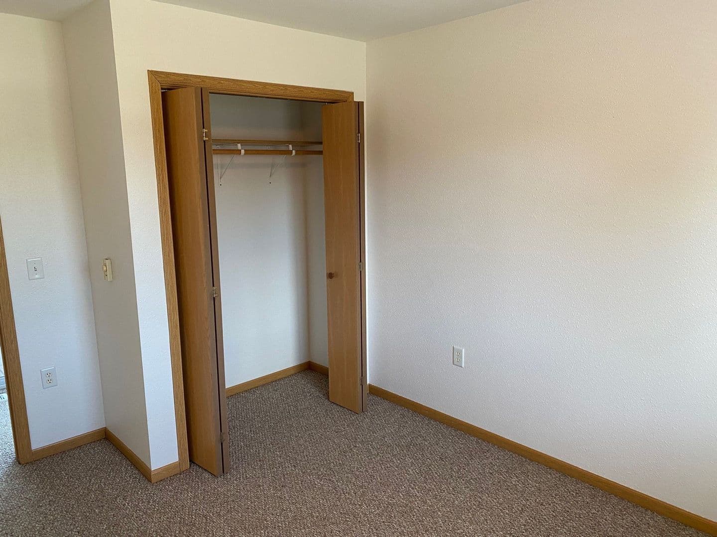 Rhinelander Apartment: 730 Wabash Street