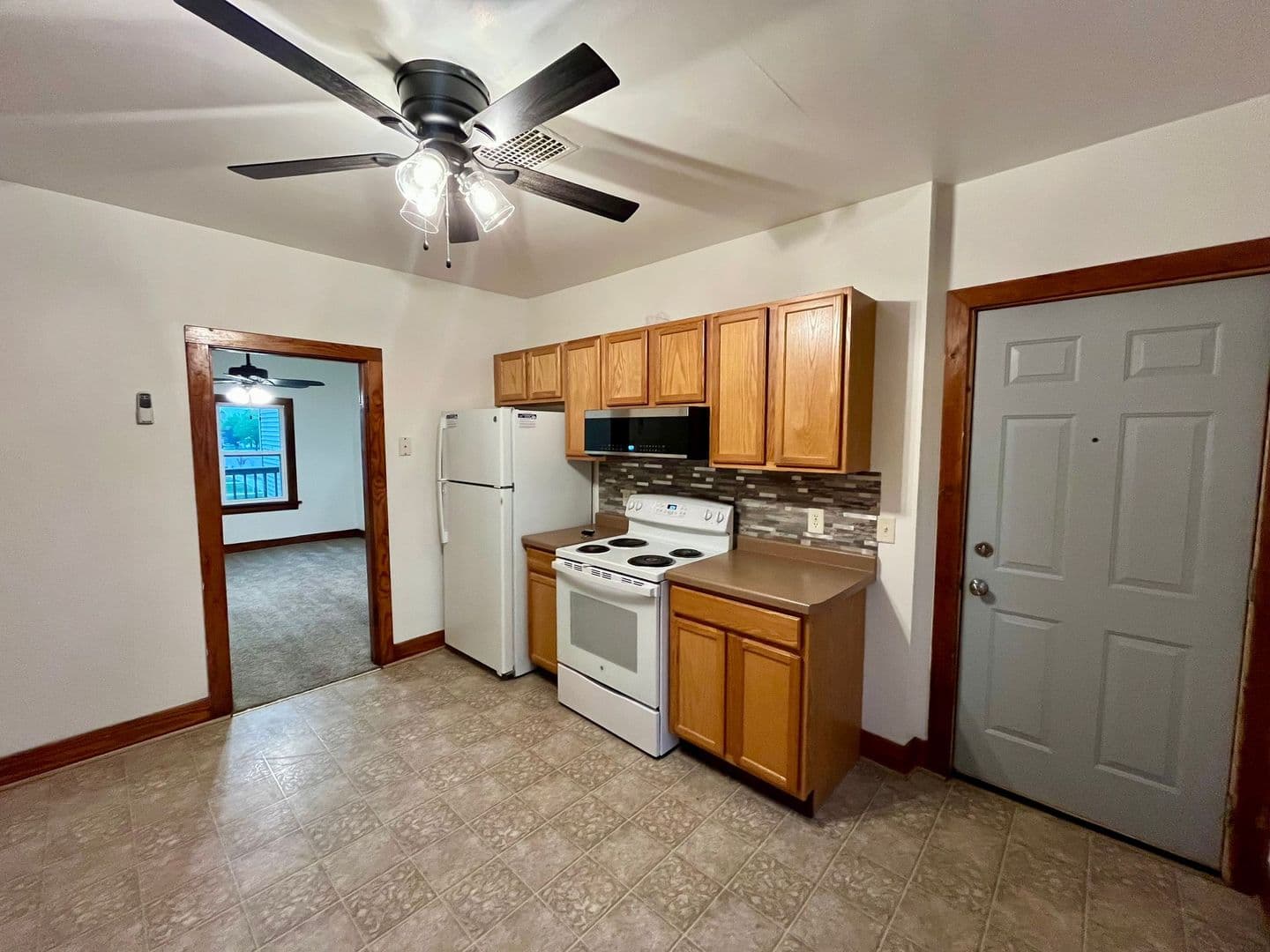 Rhinelander Apartment: 730 Wabash Street