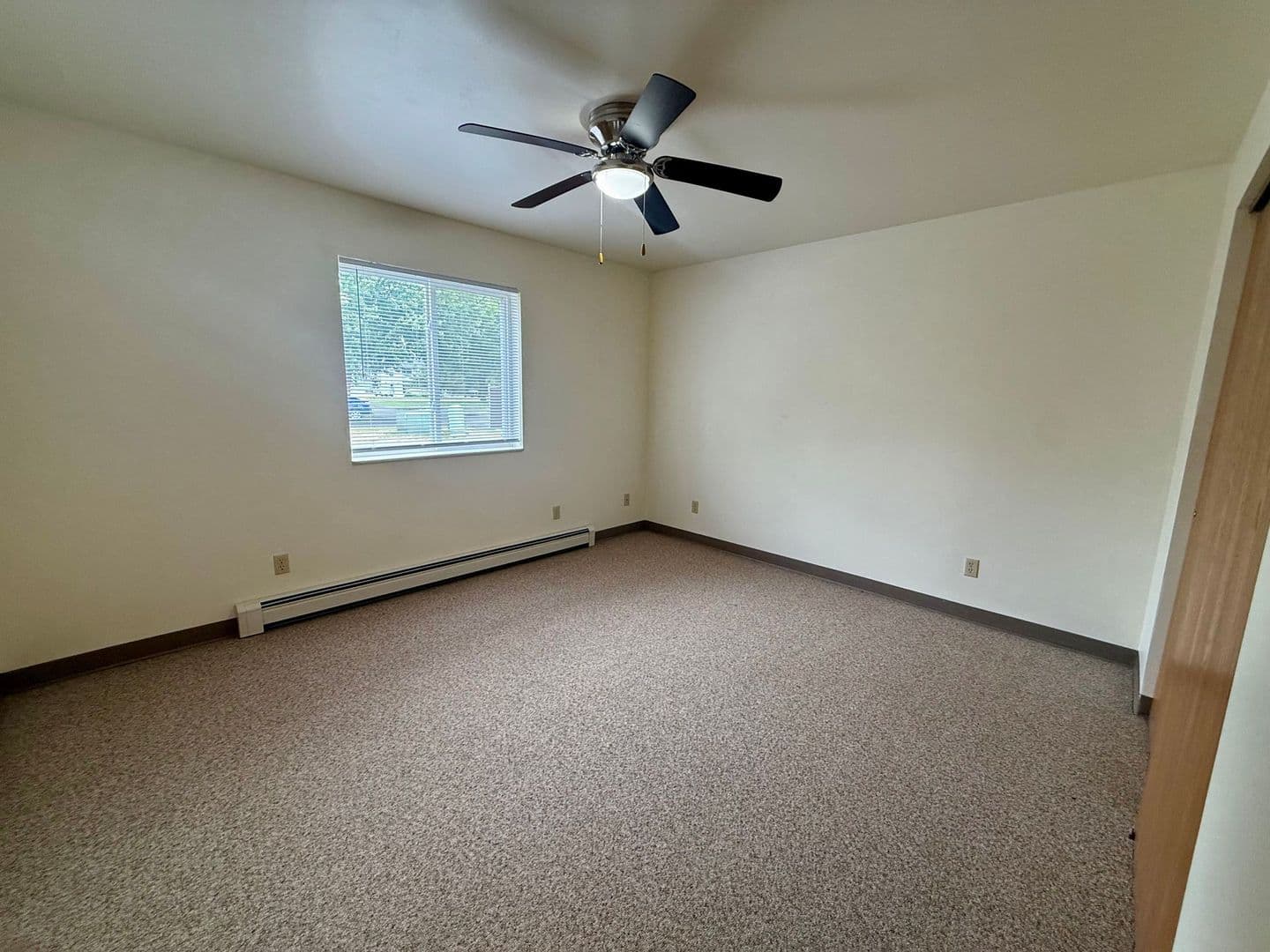 Plover Apartment: 3126 Wilson Avenue