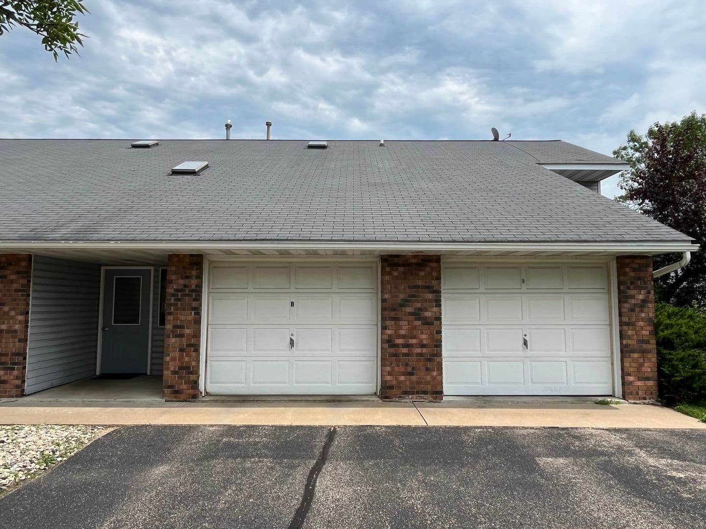 Plover Apartment: 2450 Willow Dr
