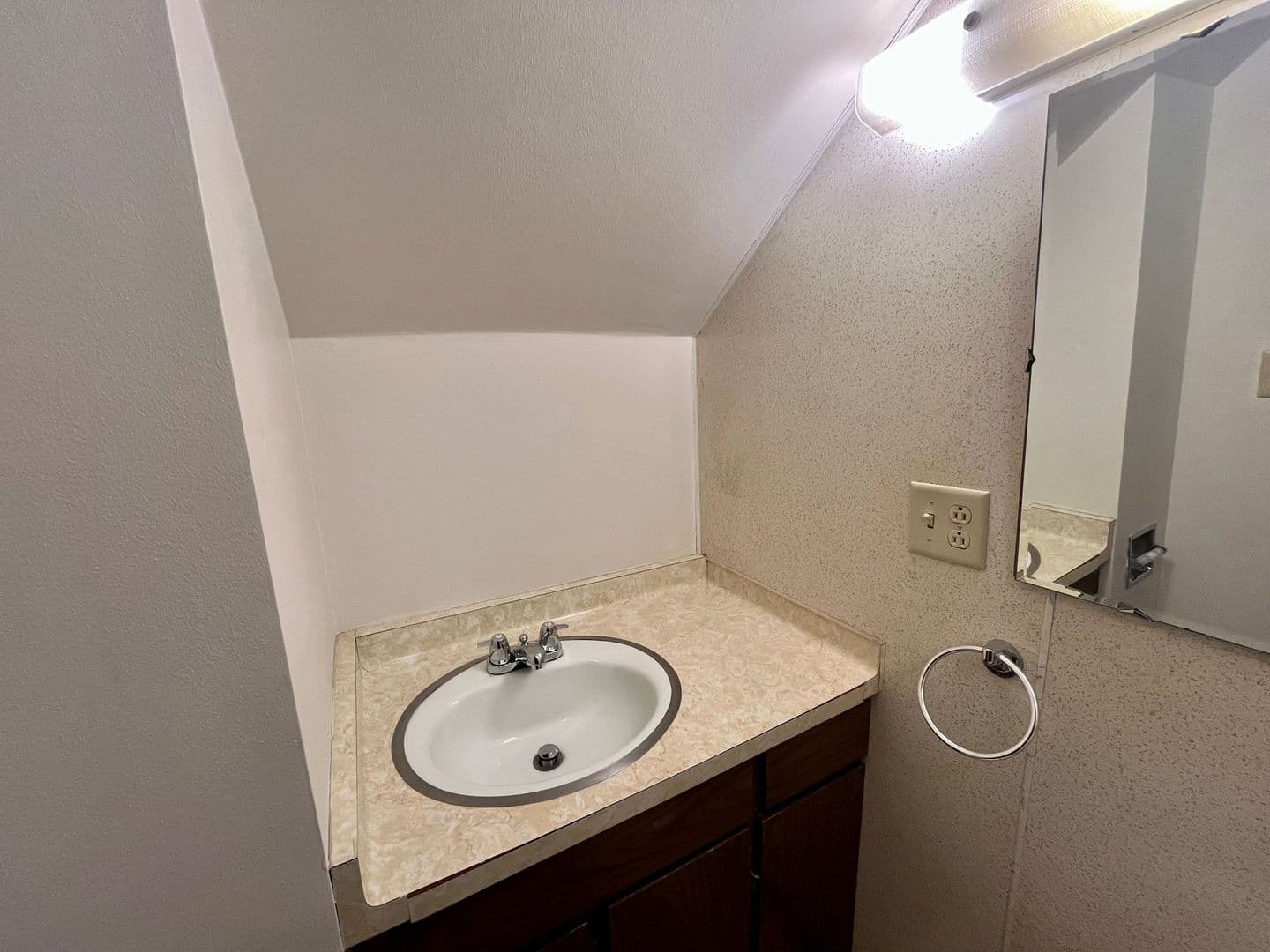 Wittenberg Apartment: 207 E Front St