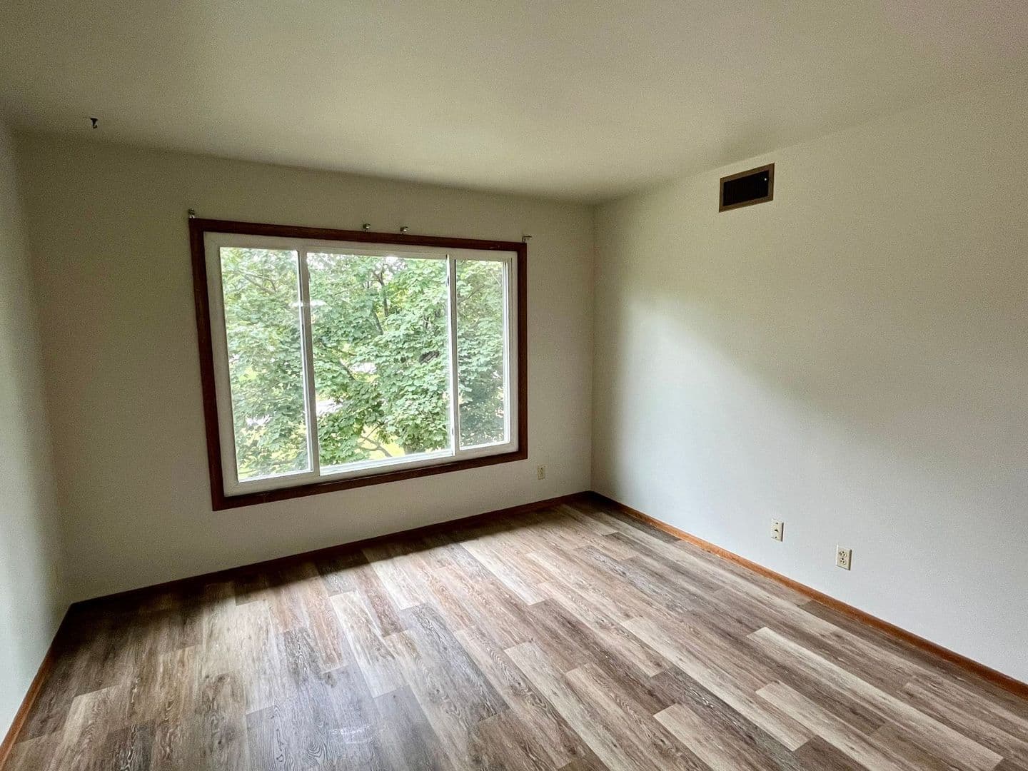 Plover Apartment: 3520 Evergreen Dr