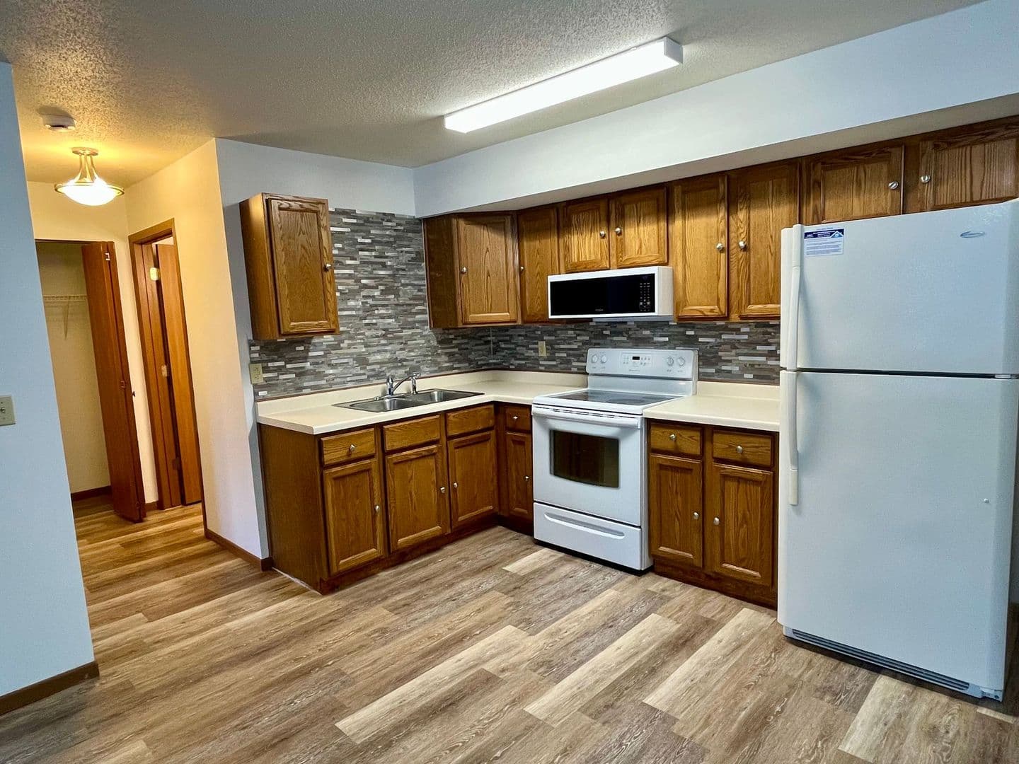 Eagle River Apartment: 416 Mill Street