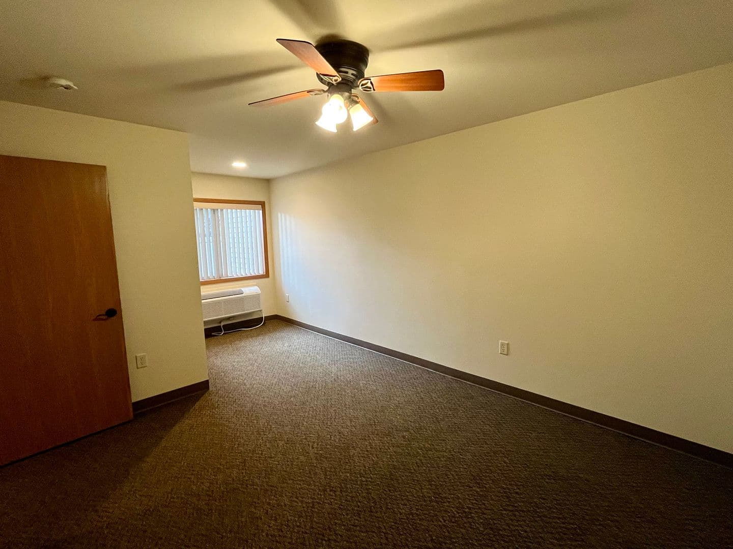 Weston Apartment: 3102 Jelinek Ave