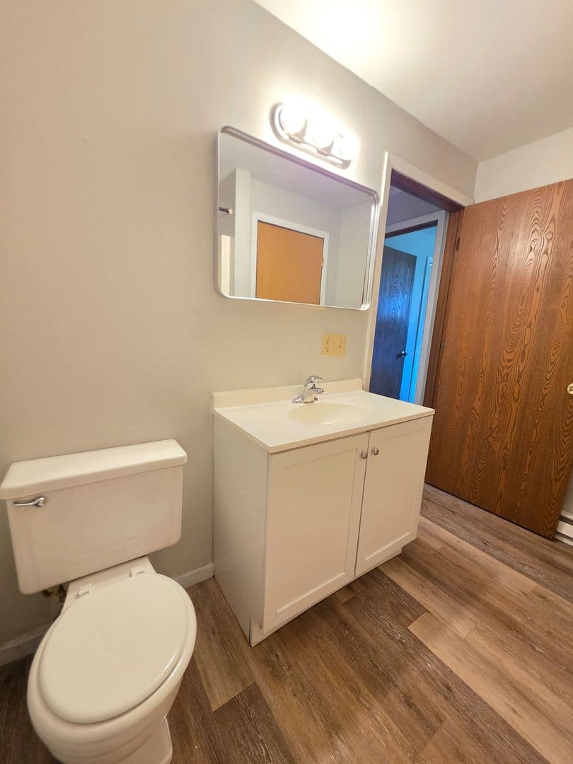 Wisconsin Rapids Apartment: 2460-2462 2nd Ave South