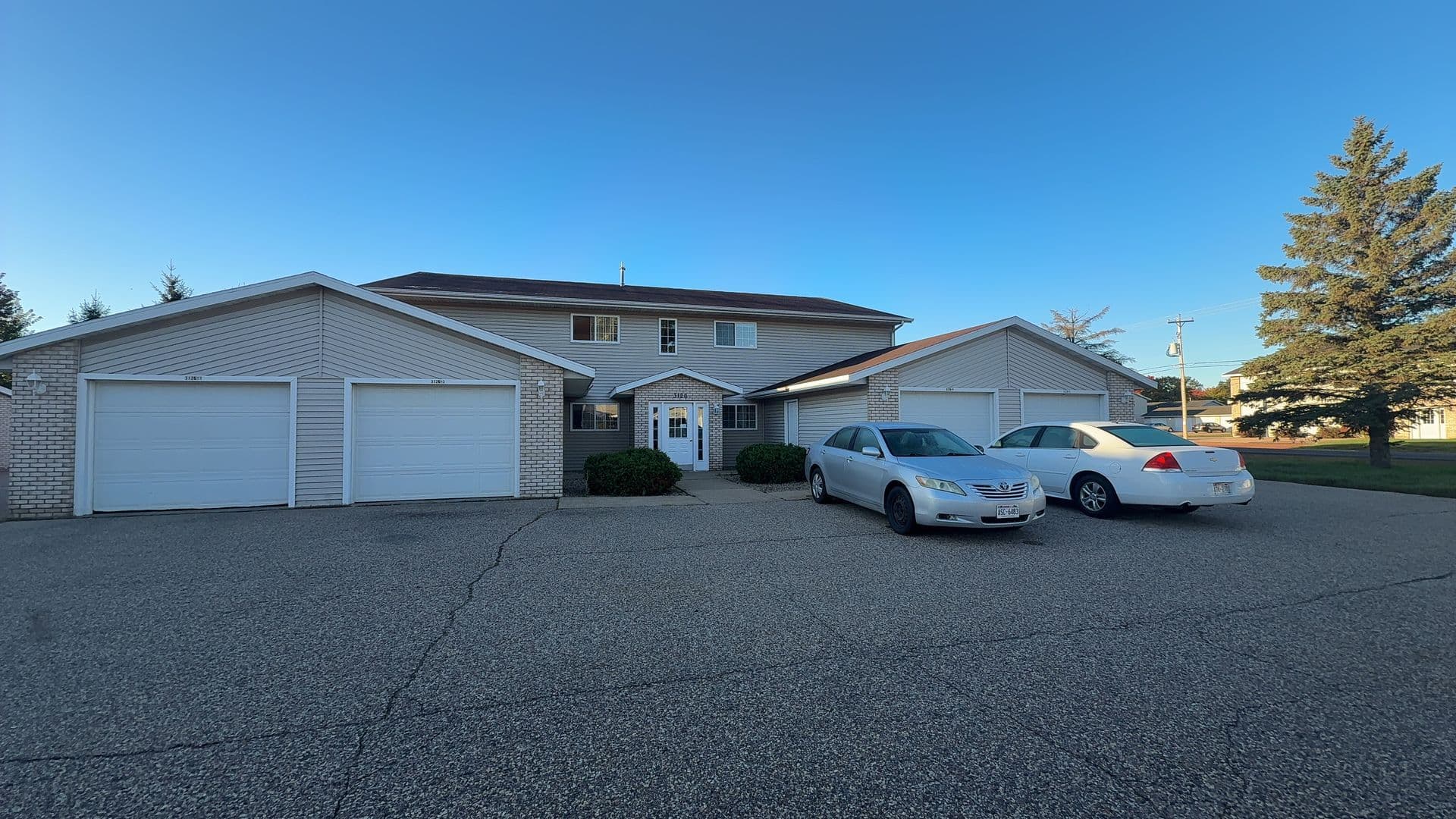 Plover Apartment: 3110 Wilson Avenue