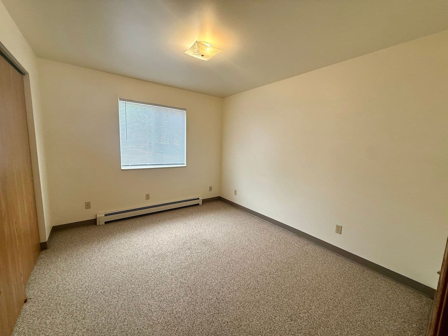 Plover Apartment: 3126 Wilson Avenue