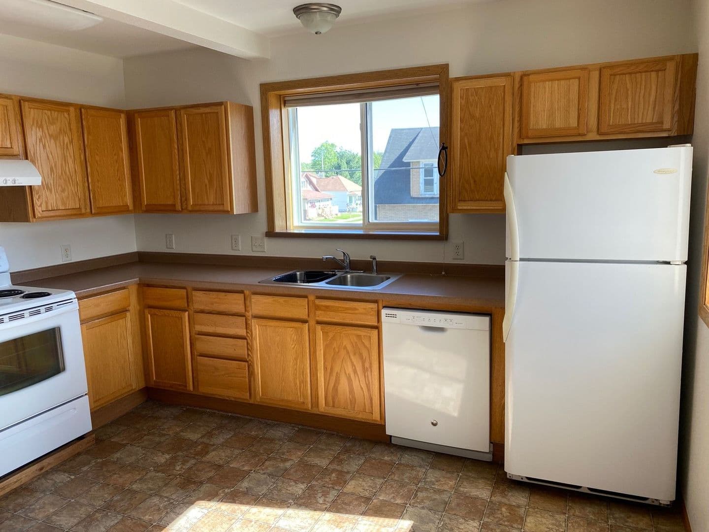 Rhinelander Apartment: 730 Wabash Street