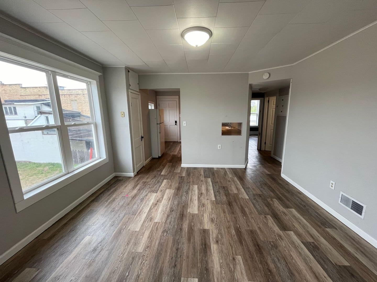Marion Apartment: 112 E Garfield Ave