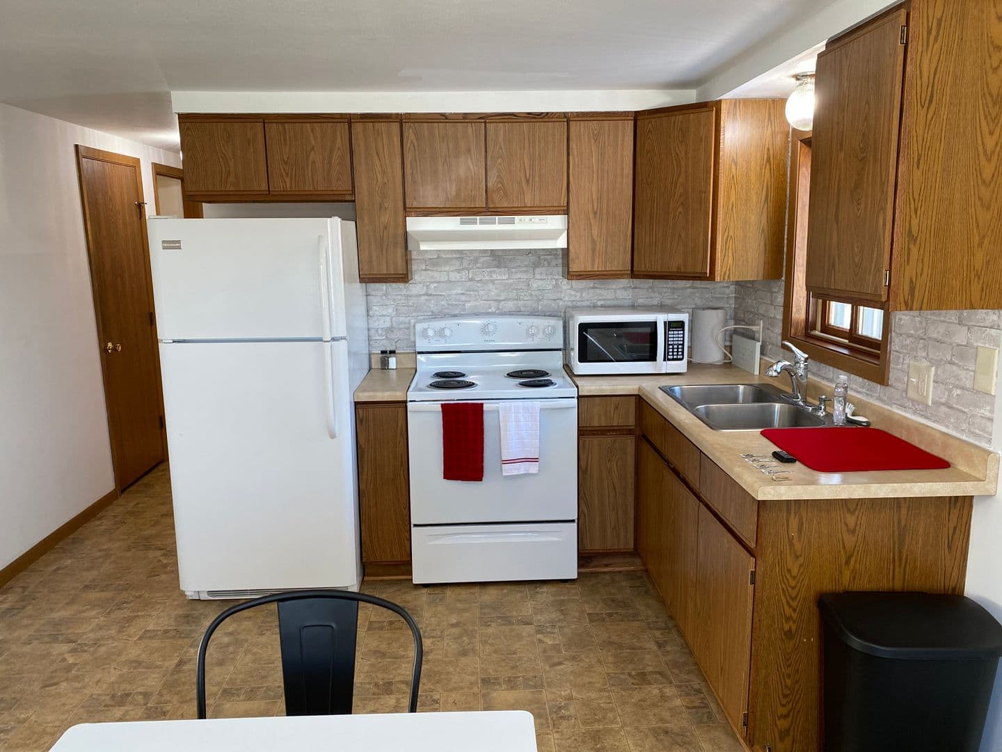 Marshfield Apartment: 307 S Vine Avenue
